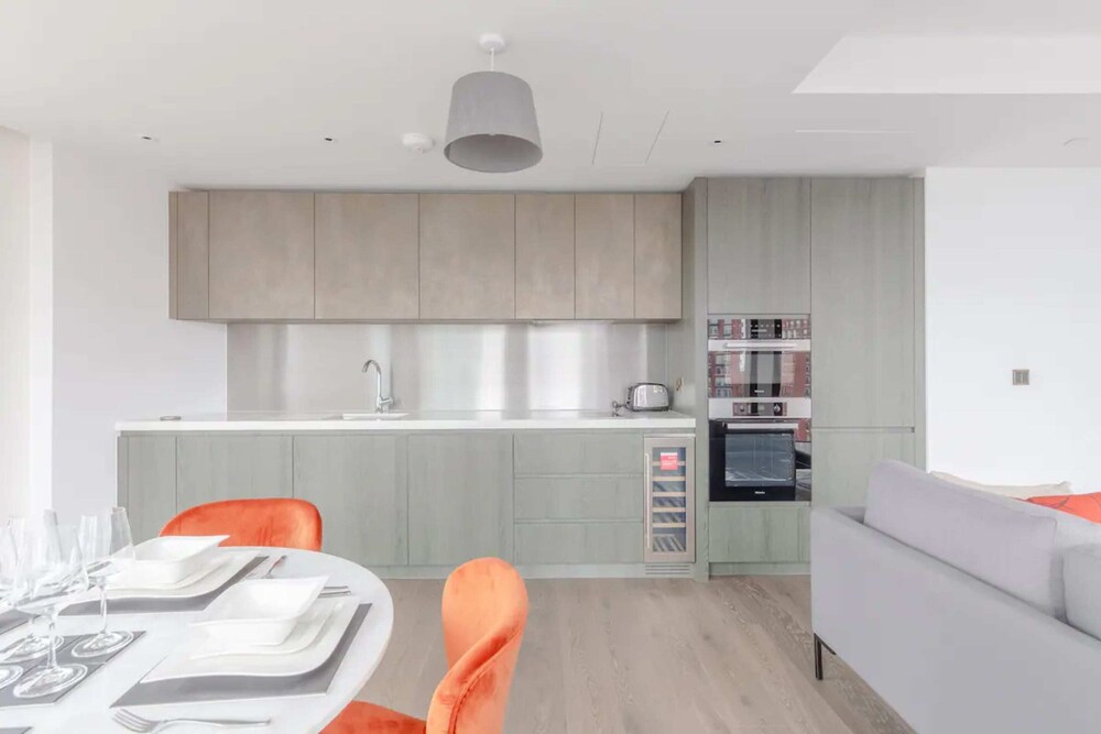Luxurious 2BD Flat by the River Near Vauxhall