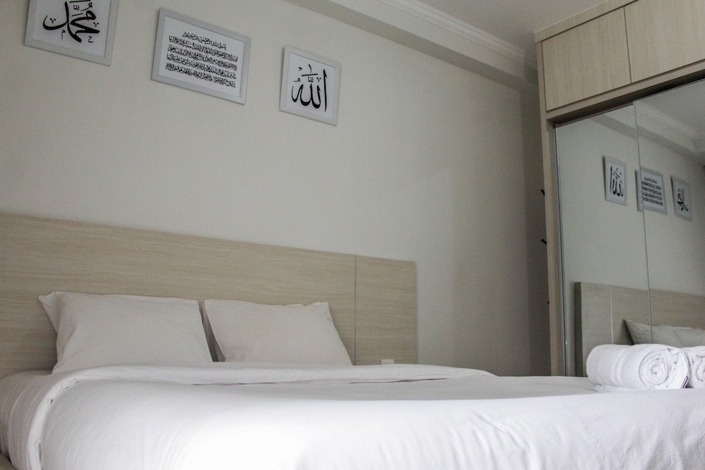 Comfy And Strategic Studio Signature Park Grande Apartment view 4
