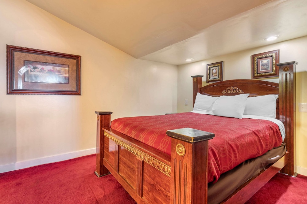 Wichita Falls Vacations - Econo Lodge Wichita Falls Downtown - Property Image 4