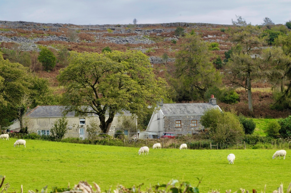 Sleeping Giant Bunkhouse