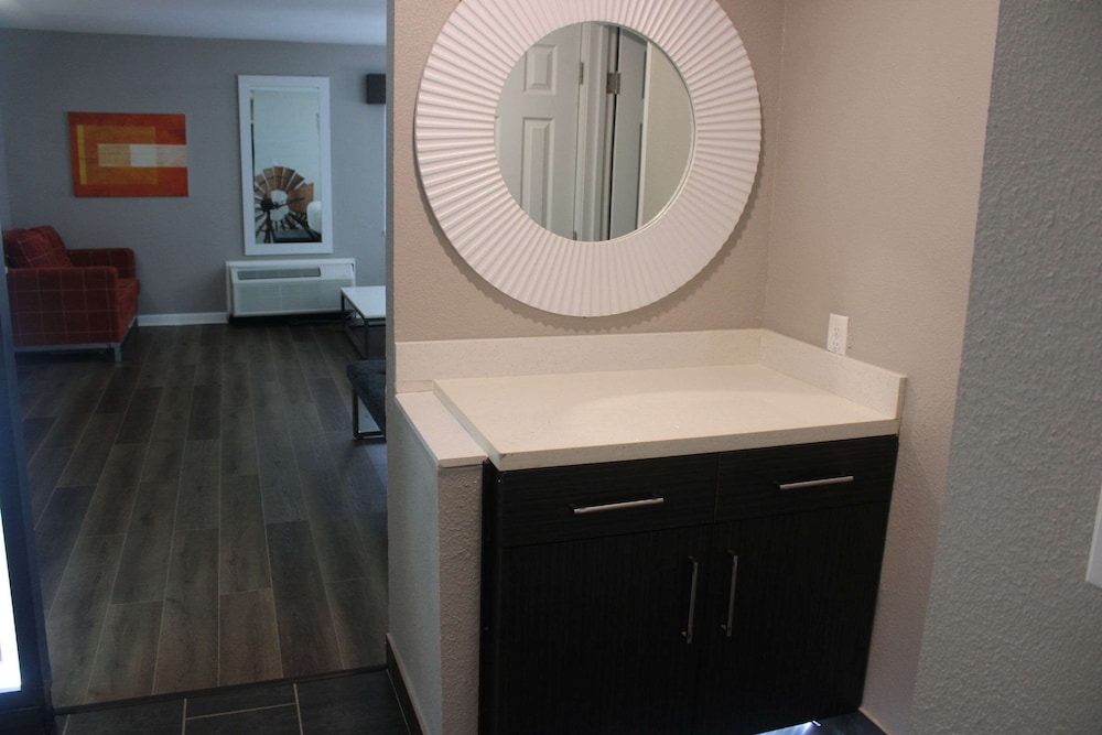 Marshall Vacations - Clarion Pointe Marshall - Property Image 22