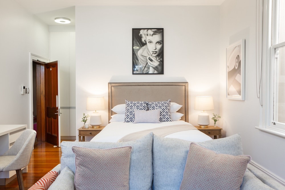 Ravenscourt's Studio Apartment Close to Everything