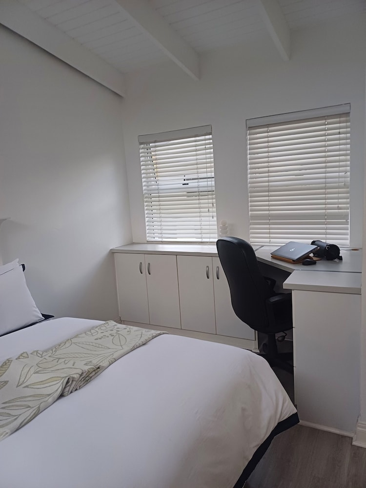 Cosy 2 Bedroom Apartment in a Prominent Area of East London Nahoon