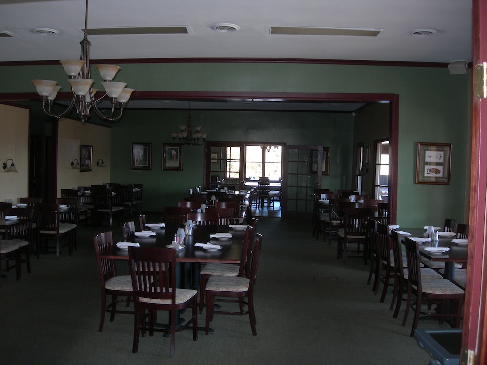 Baneberry Golf and Resort