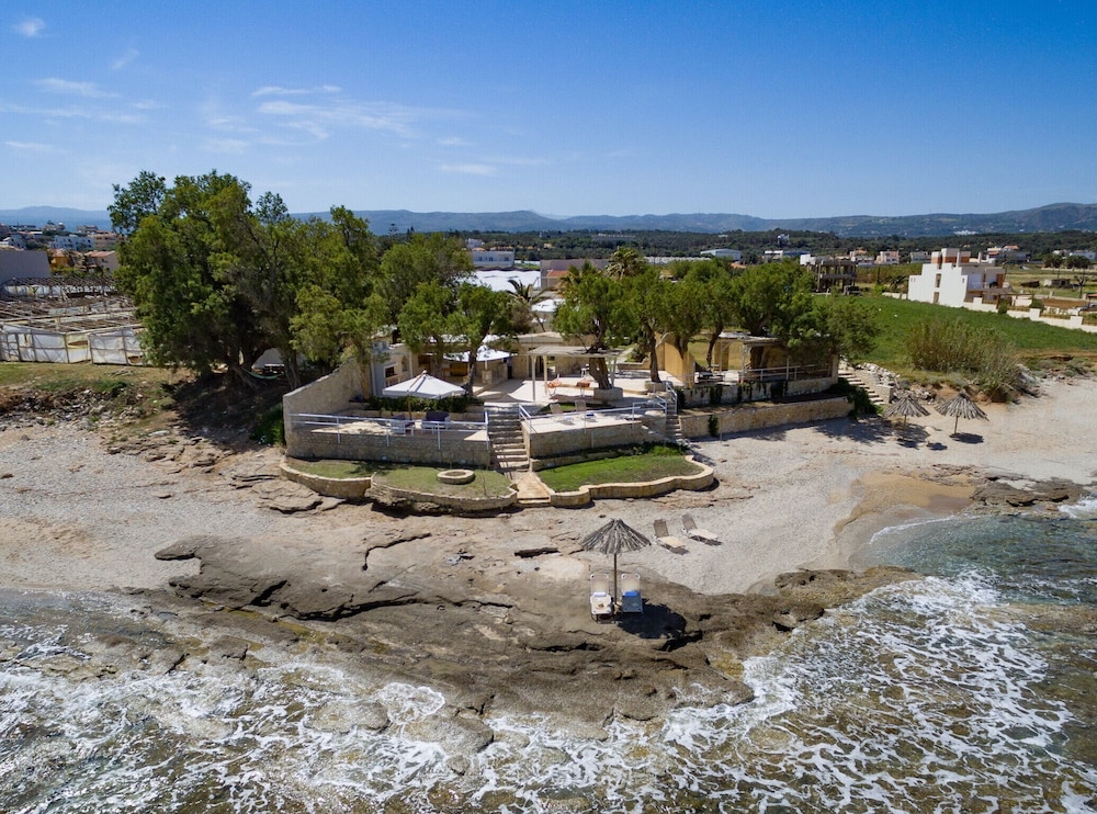Almirikia Villa