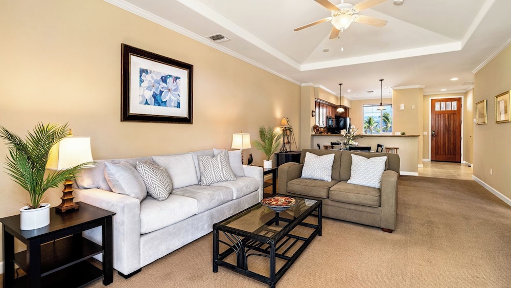 Family & Couples' Fun - Golf, Mountain & Lake Views + Walk to Dining & Beach - Vrkcv