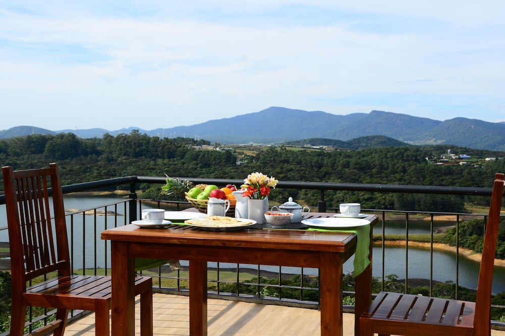 Mount Lake Inn