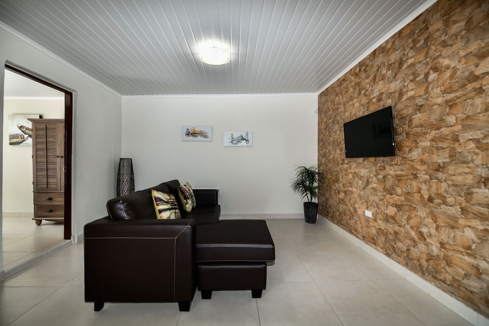New! Apartment Ocean View With Amazing Sunsets! view 4