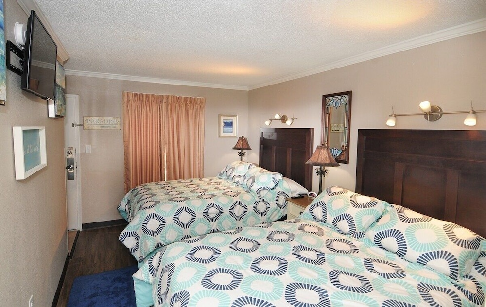 Caravelle 1104 1 Bedroom Condo