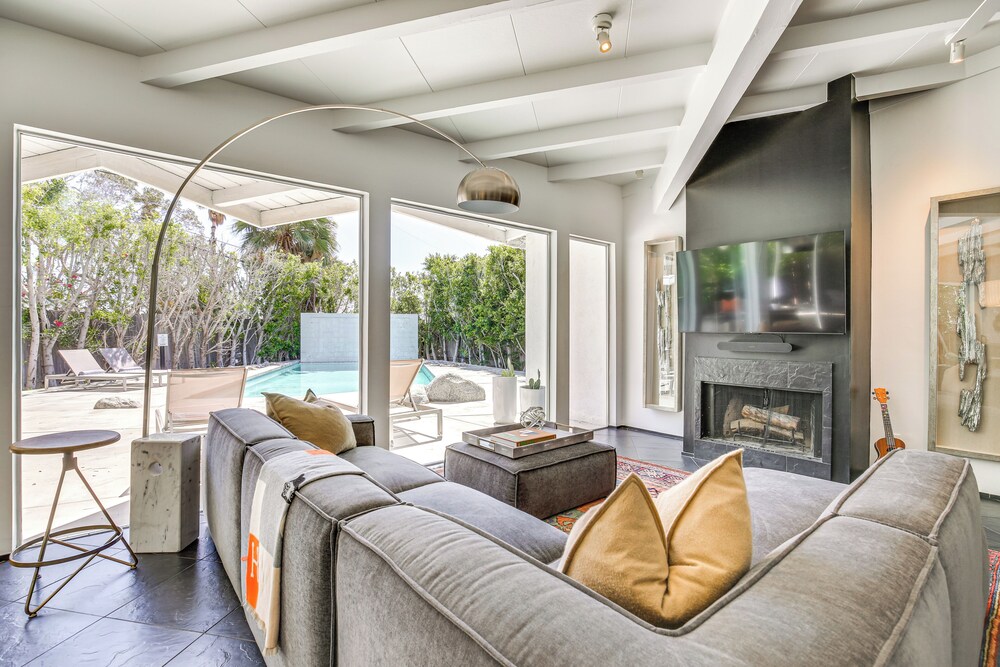 3 Mi to Dtwn: Palm Springs Gem w/ Private Pool!