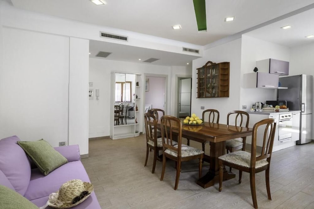 ROSE SORRENTO HOUSE