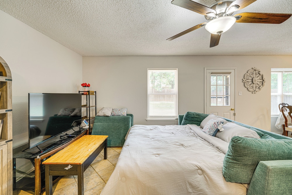 1 Mi to Denton Square: Family Home w/ Fenced Yard!