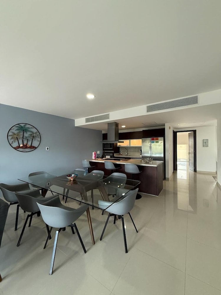 New Casa Paradise Ocean View 2 Bedroom Apts