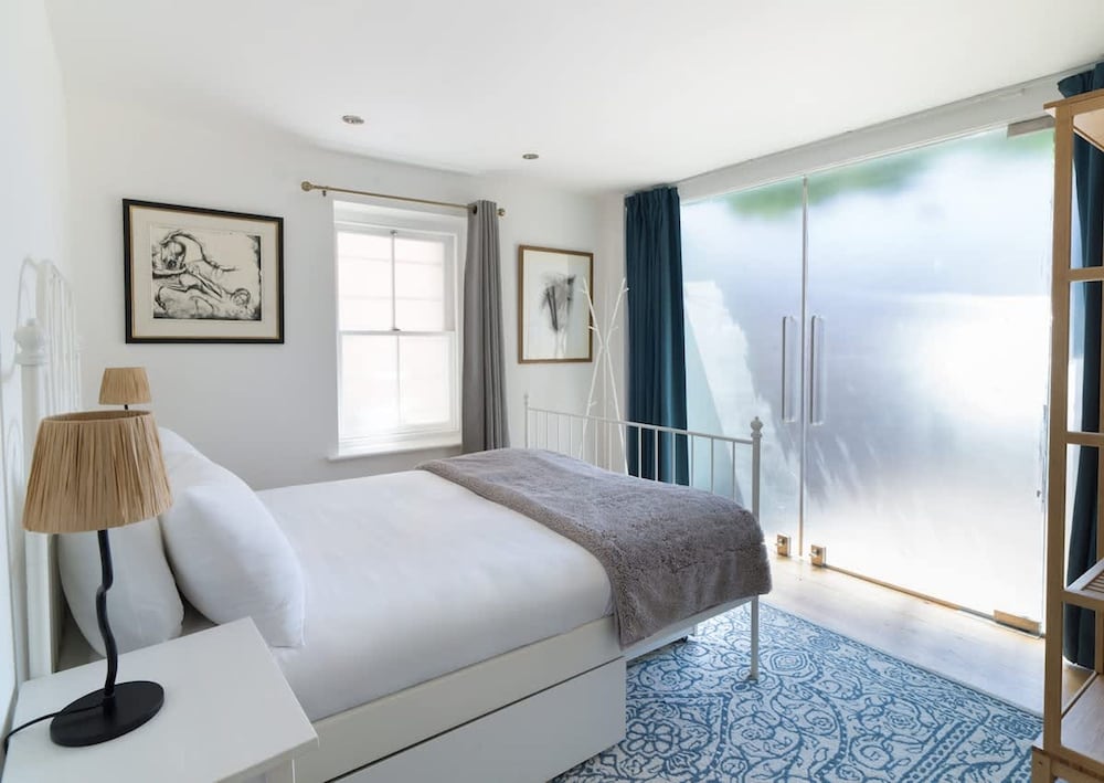 The Iconic Portobello Mews House
