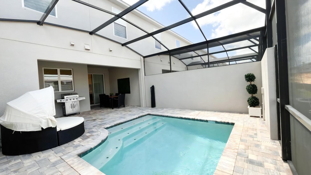 Solara Dreams 4BD Pool Home Next to Disney