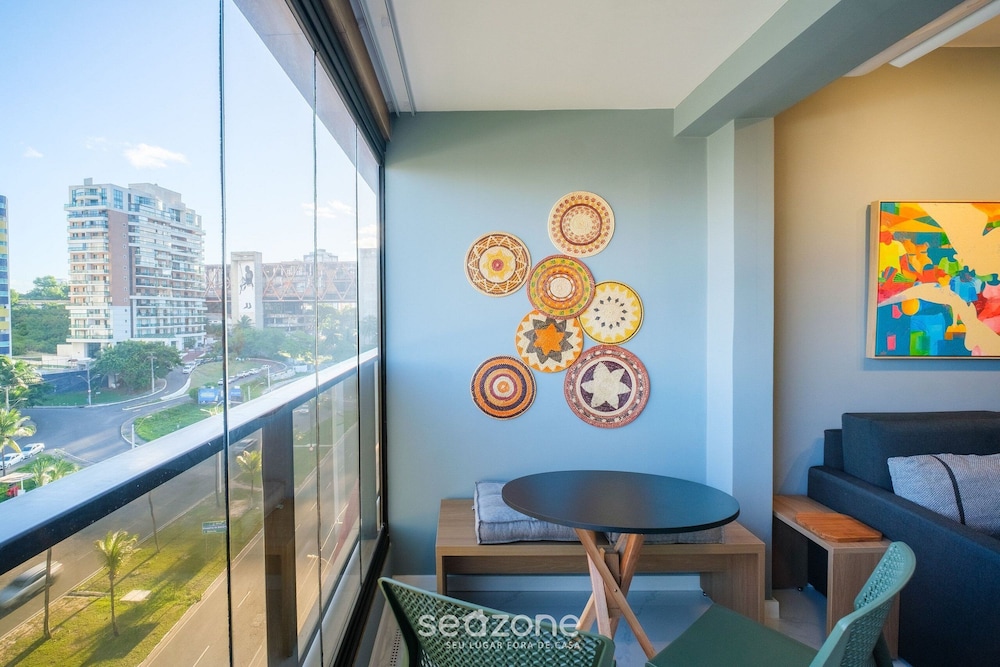 SMT - Building 750m From the Beach in Salvador