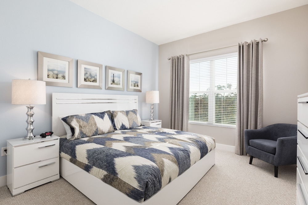 Summerville Vacation Homes by Columbia Management
