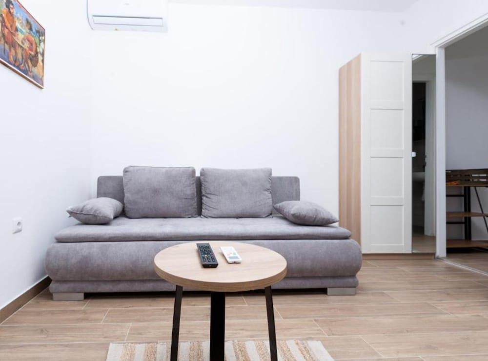 Romantic Studio in Zadar With City and Garden Views