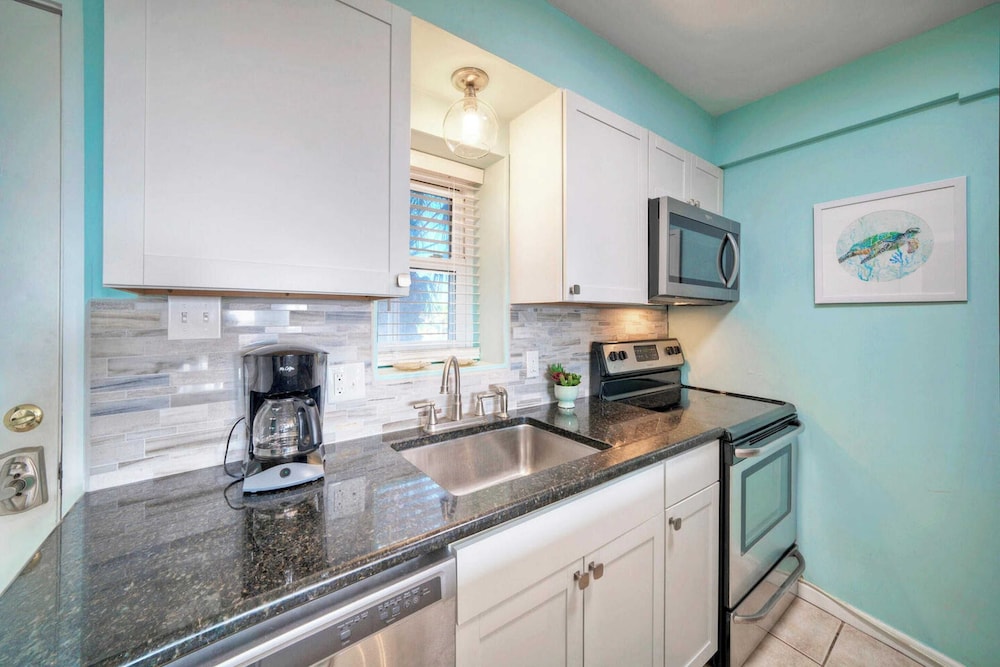 15 Condos, Sleeps 96 w/ Pools & Beach Access Island Retreat by Avantstay
