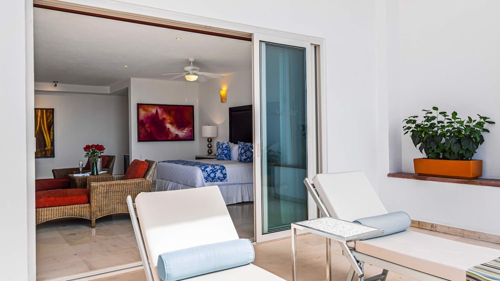 HOLT Grand Miramar Residences