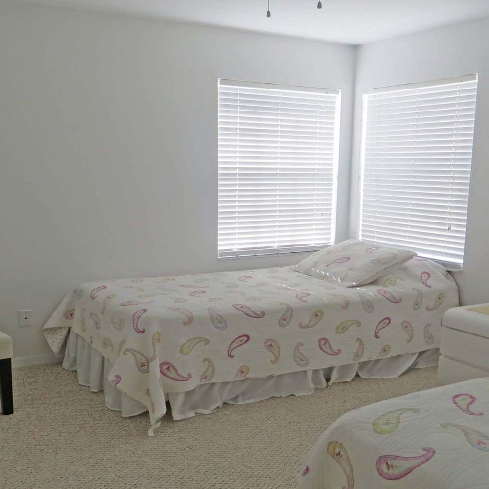 Altaira - top Location Lake View Pool Spa 4 Bed
