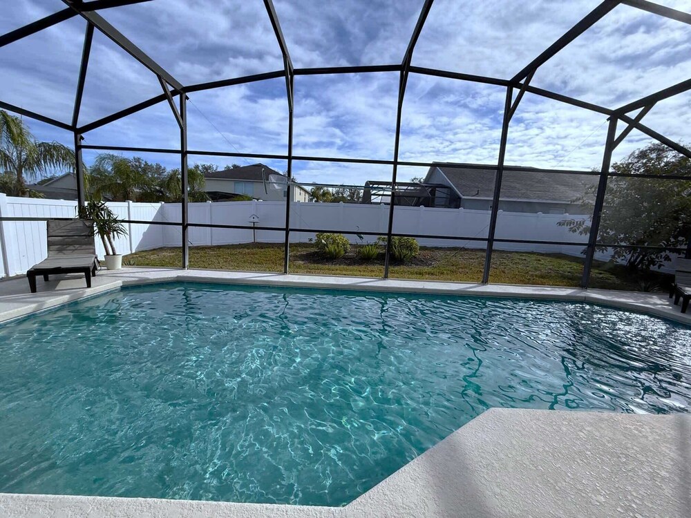 Spacious 5-bedroom Pool Villa in Southern Dunes