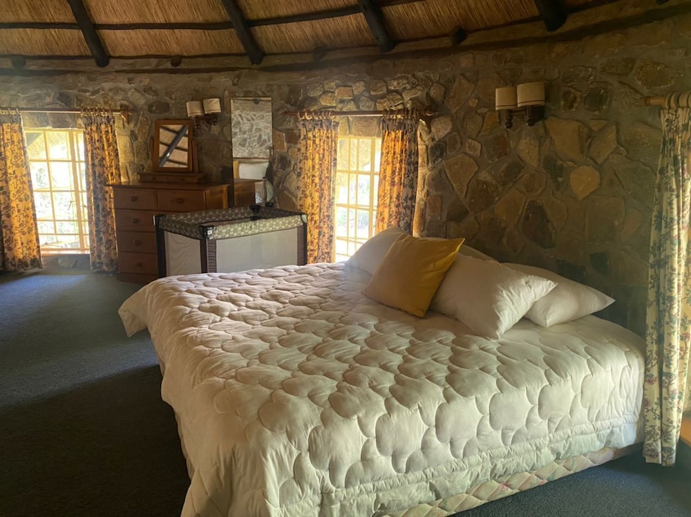 Beautiful Round Shaped Cottage - 2094