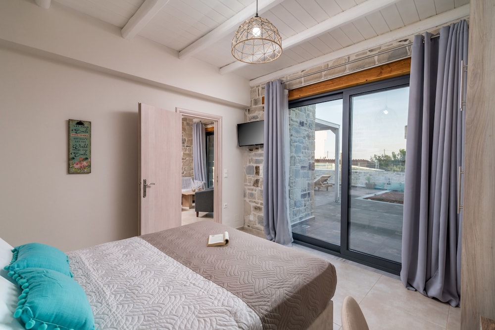 Elmara Luxury Villa 3 - Next to the Beach