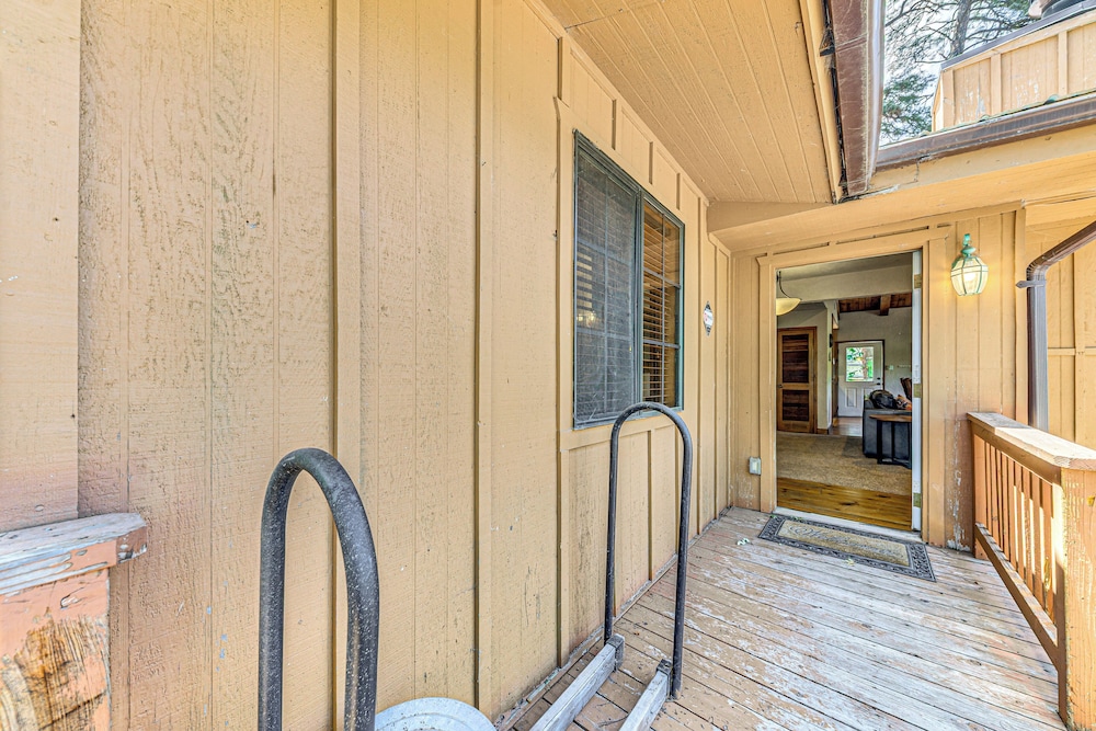 Hot Tub Haven w/ Game Room & Grill in Ruidoso!