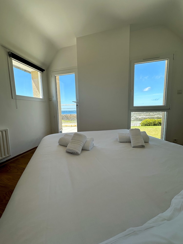 House in Ploudalmezeau With Beach Access