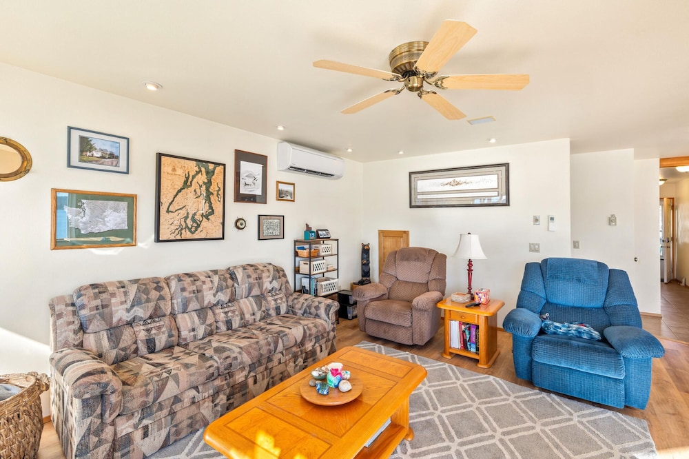 Belfair Beach House in Belfair