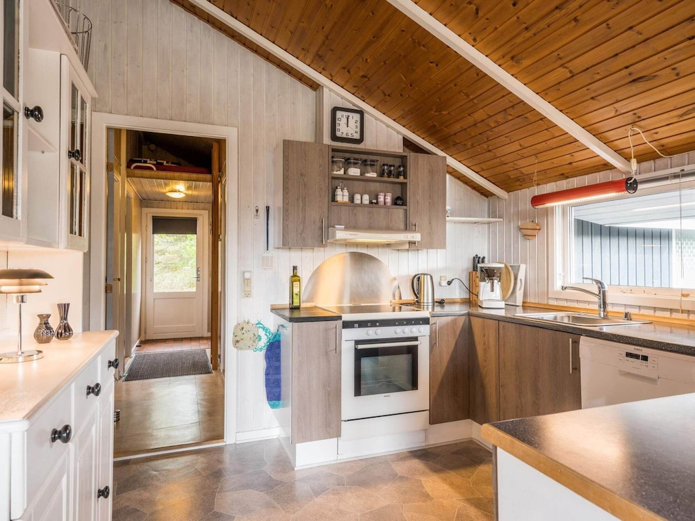 6 Person Holiday Home in Blavand view 4
