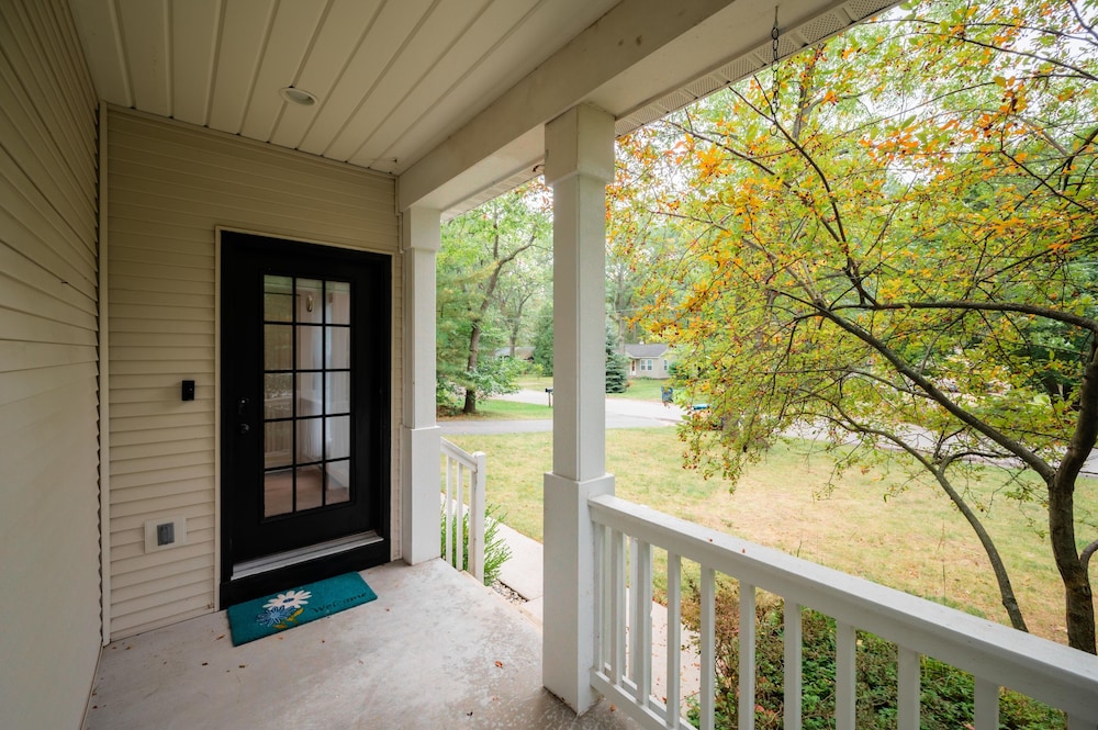 Gorgeous 2BDR Home near Downtown