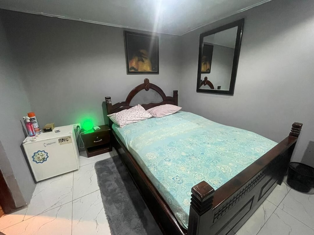 D-KobieS Guest House