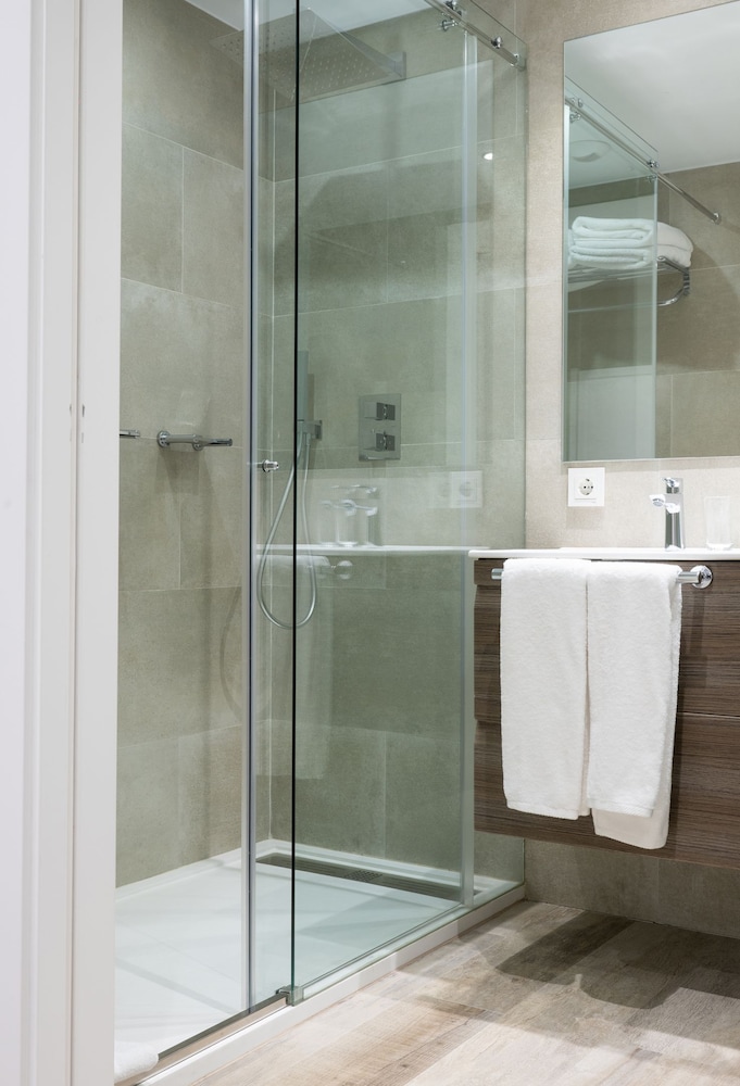 THE MIRROR & SPA by Elegant Residences