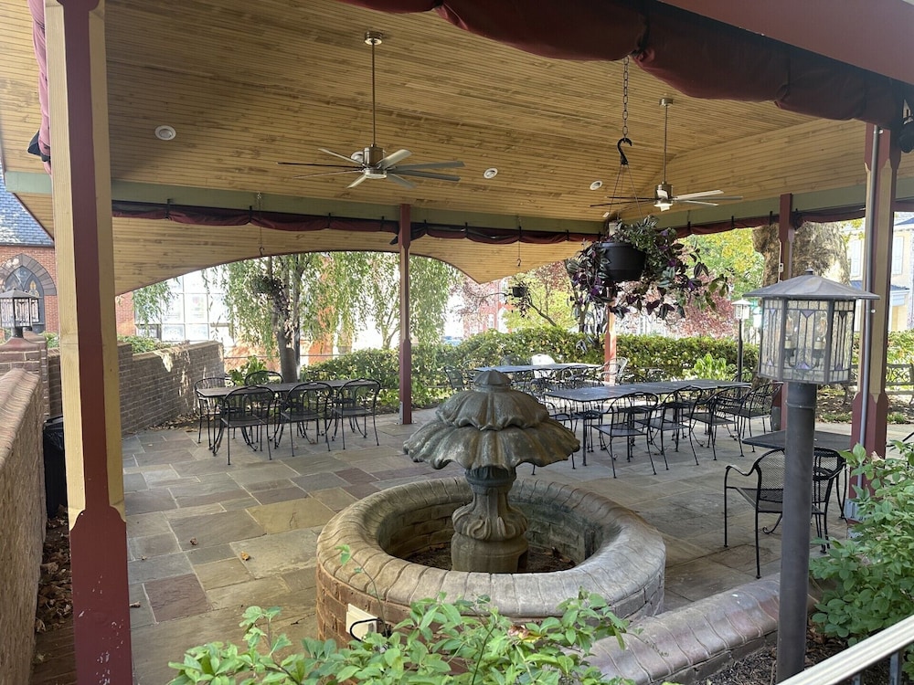 Vintner's Inn by Folino Estate Winery