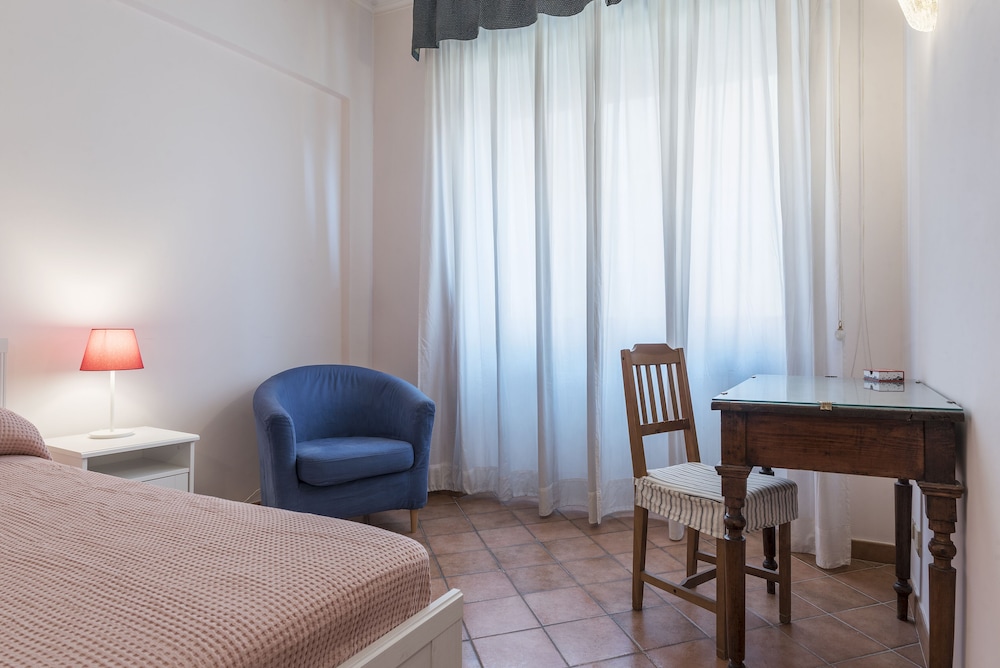 San Lorenzo Roomy Apartment