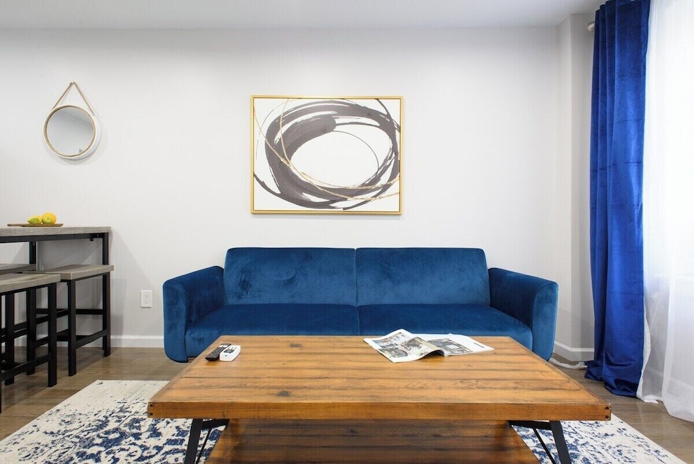 350 Gramercy Apt