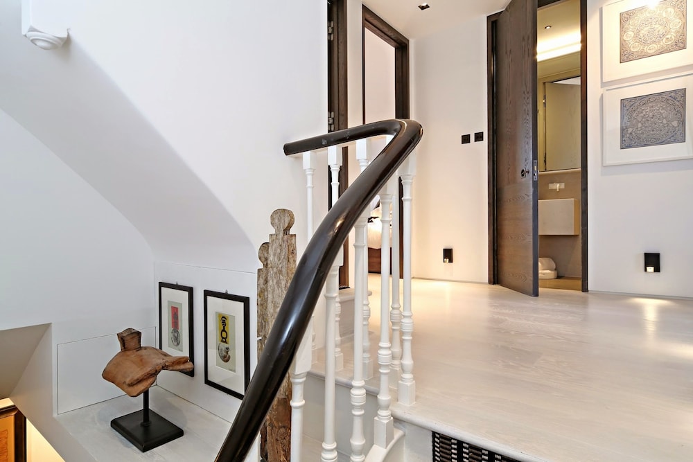 Super Premium - Cadogan Square 3 Bedroom Apartment