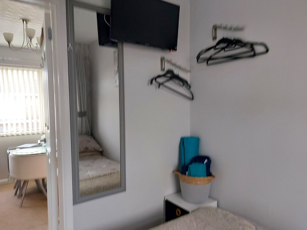 1st Floor Hillview 2 Bedroomed Central Location view 4
