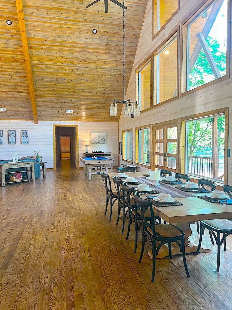 Whispering Winds Luxury Cabin in Hochatown