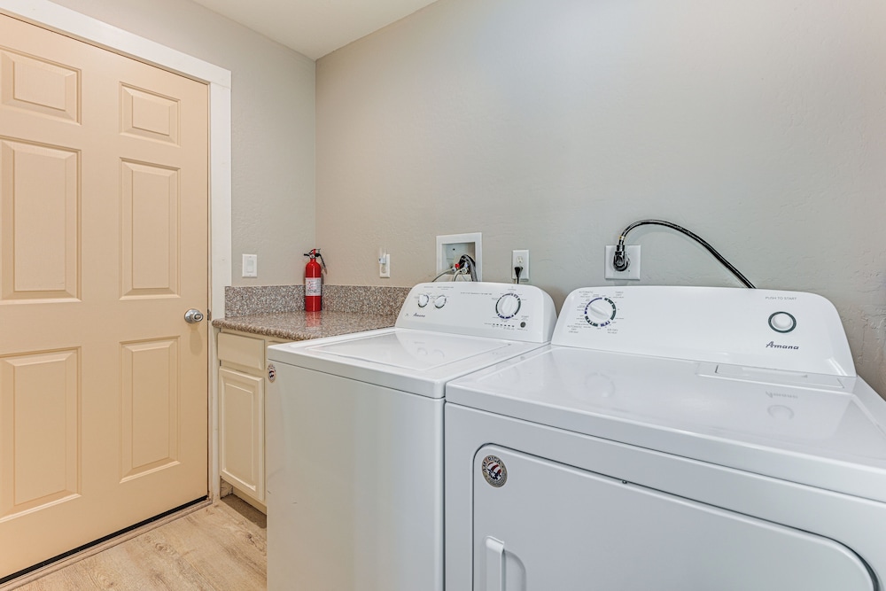 4 Mi to Lake Powell: Retreat w/ Game Room!
