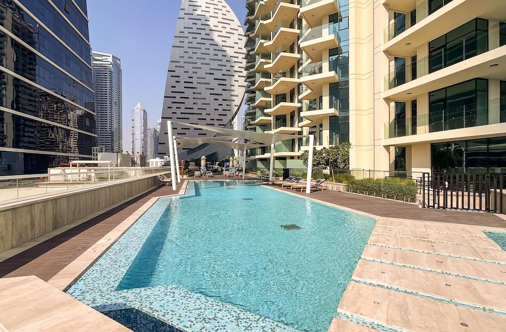 Exclusive 1BR Urban Oasis Canal