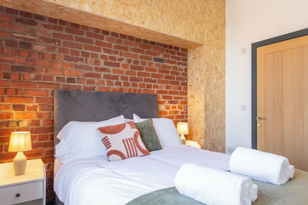 Kings Building- 2 Bed & Bathroom Flats view 5