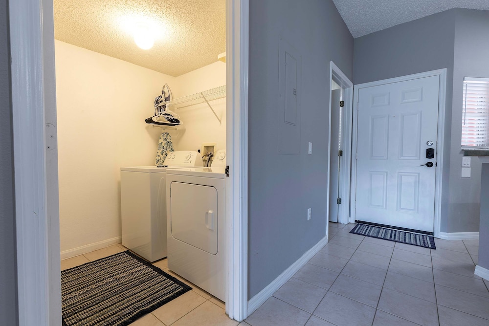Cozy Family 3BR Townhouse Perfect Stay for 6 Guests