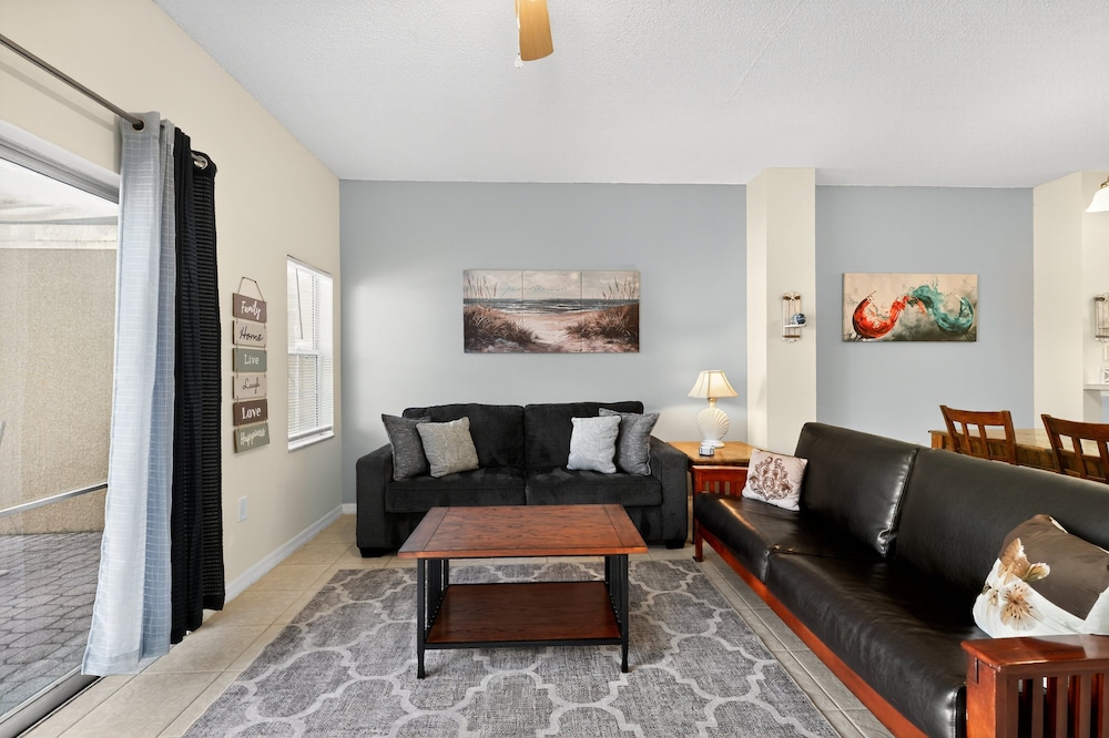 Modern Kissimmee Townhouse Near Disney 3 Bedroom Townhouse