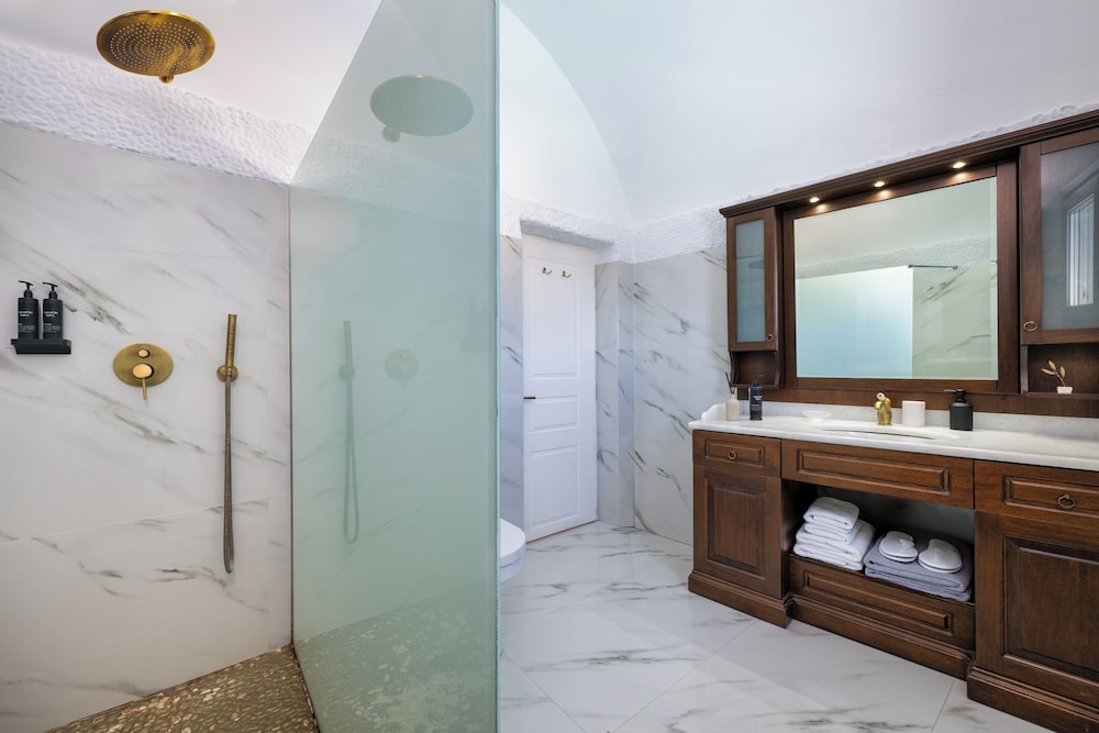 ArmonOia Suites