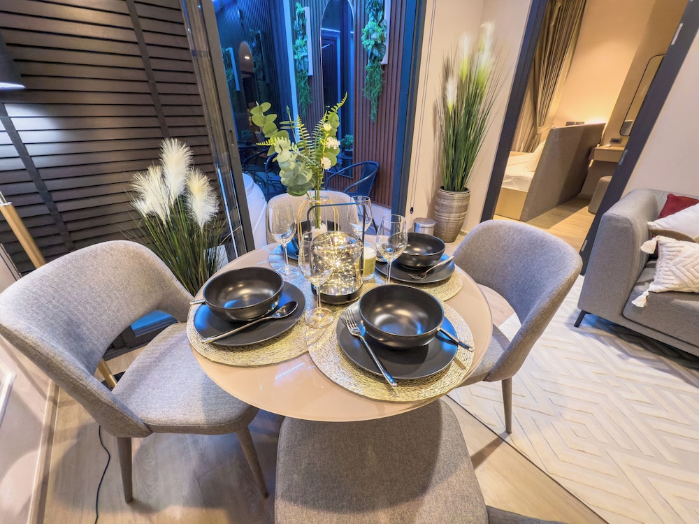 Luxury 2 Bed Room Sea View With Large Bath Tub In Balcony