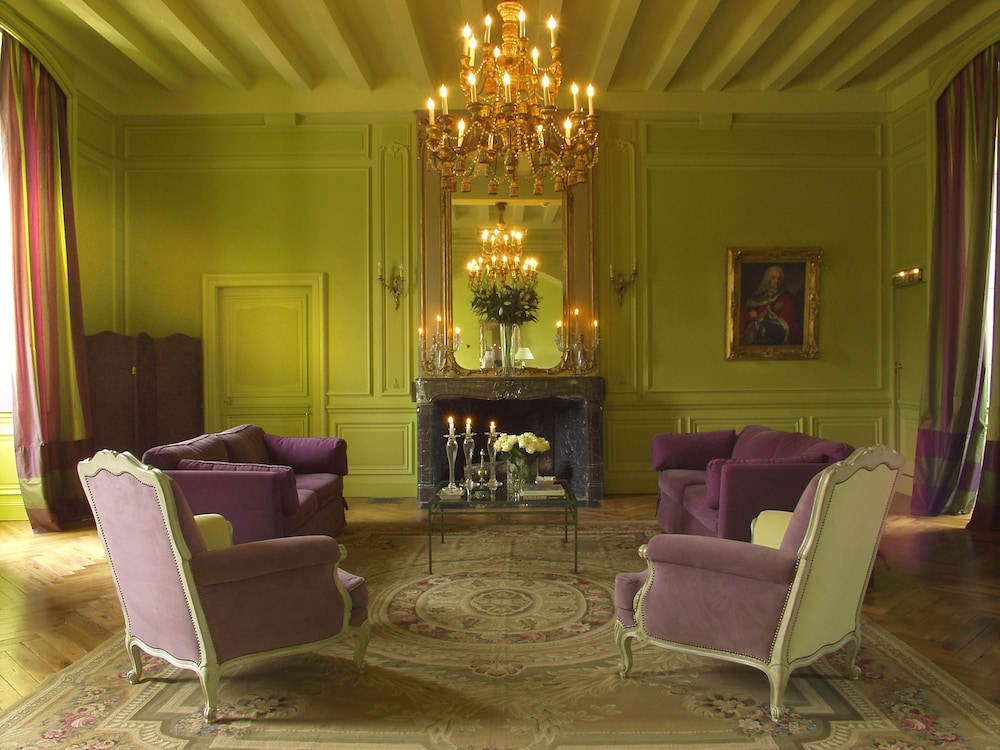 Le Château de Reignac view 5