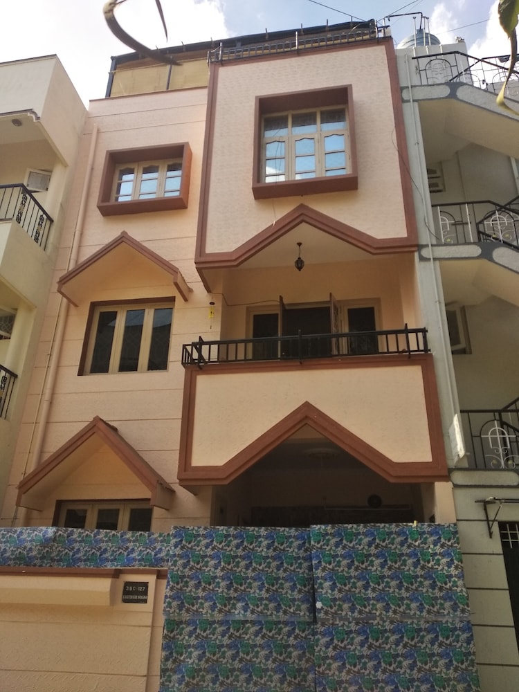 Soloscape budget friendly backpackers hostel